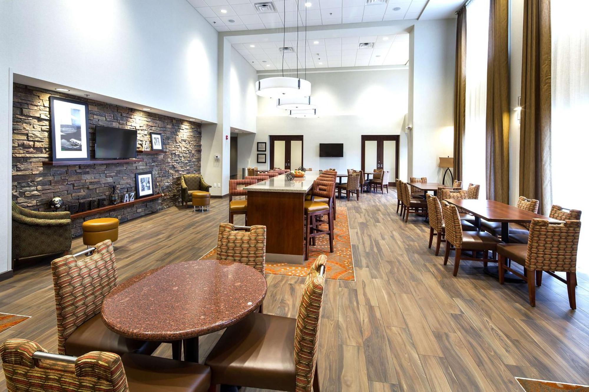 Hampton Inn & Suites Page - Lake Powell Екстериор снимка